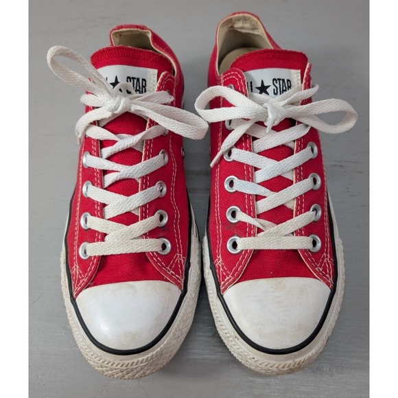 Converse‎ Chuck Taylor All Star Low-Top Sneakers M7 W9 Red M9696 Canvas Casual - Picture 1 of 10